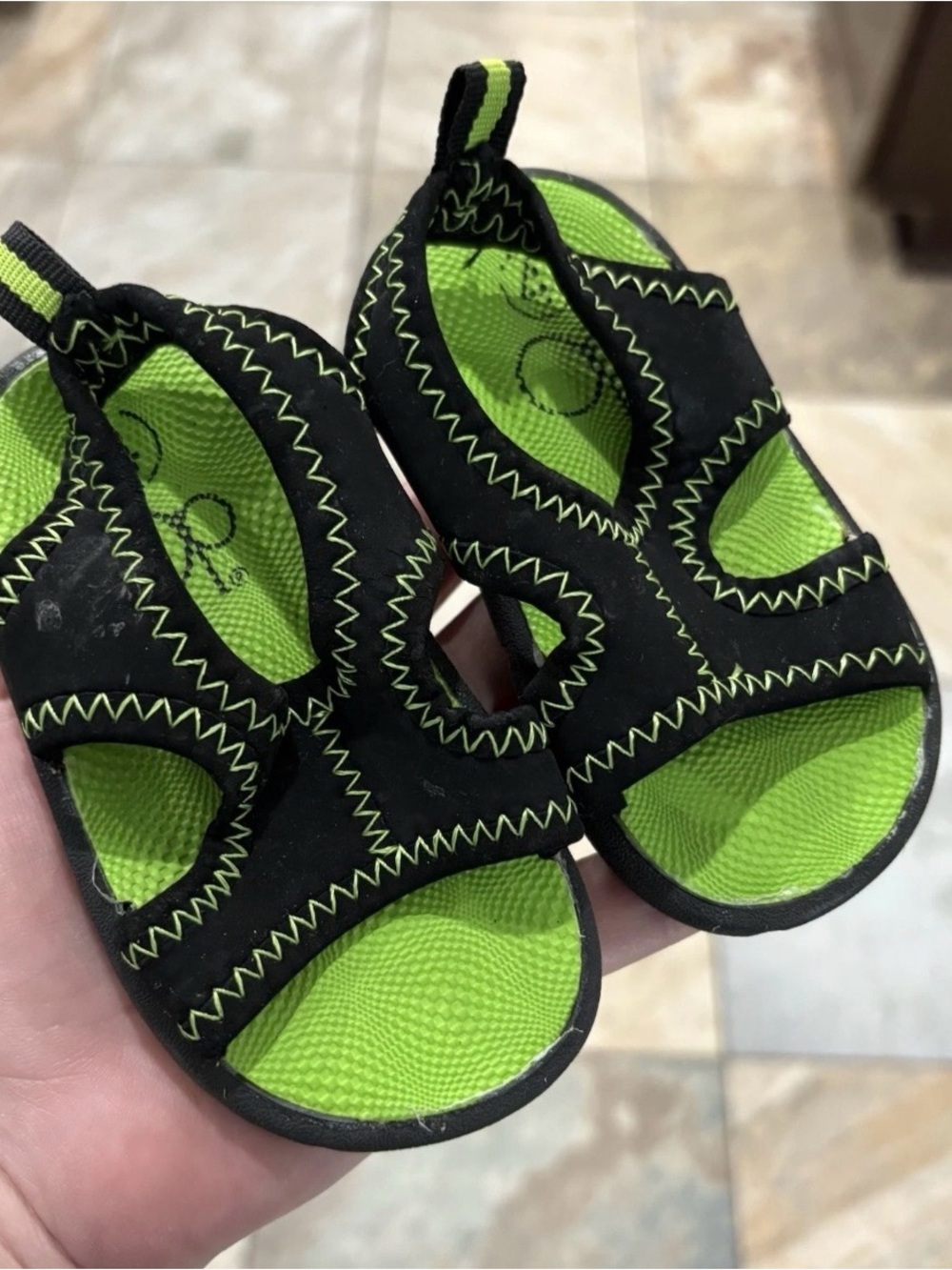 OP Ocean Pacific green and black neoprene sandals in toddler size 4 GUC